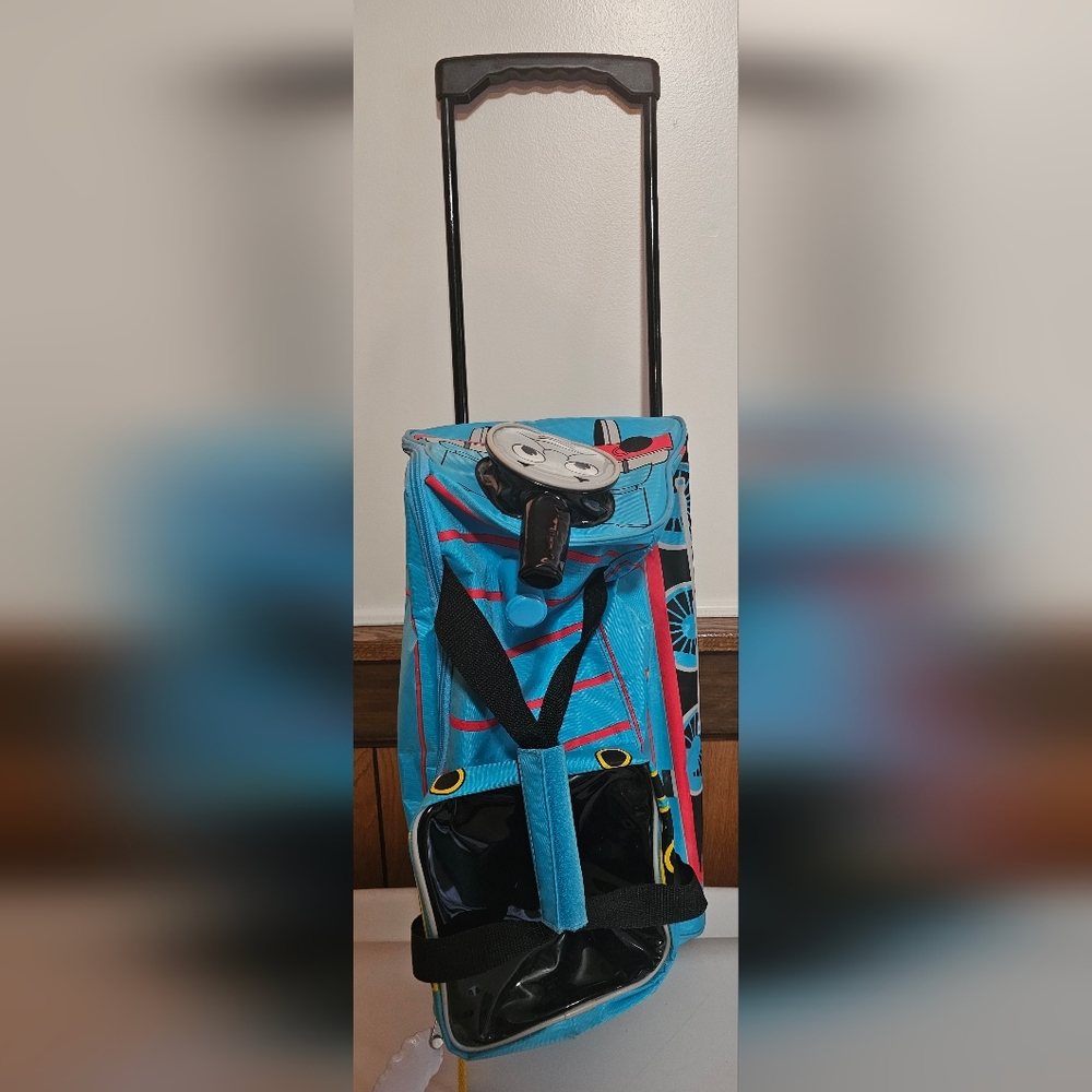 Thomas the Tank Engine Kids Travel Bag With Pull Out Handle - Picture 5 of 5